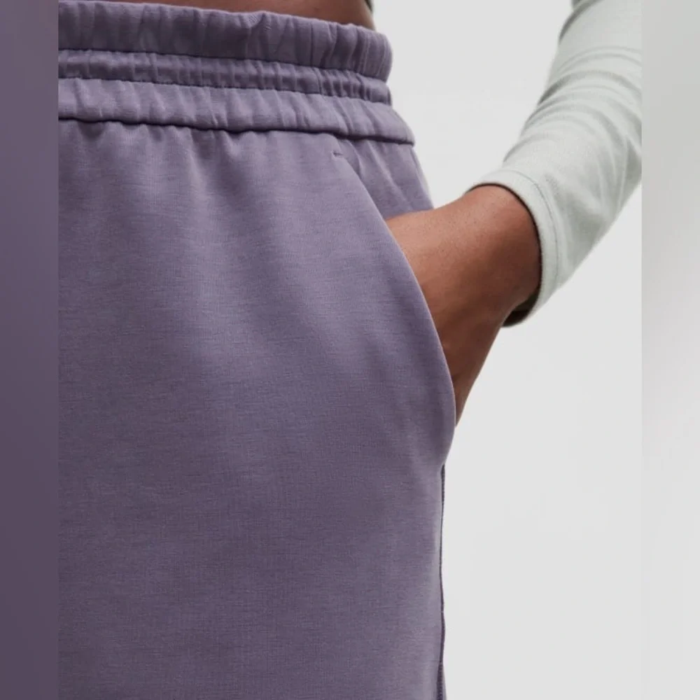 New Lululemon Softstreme high-rise short Sz4 color Nightfall MSRP: $78 - Picture 5 of 9